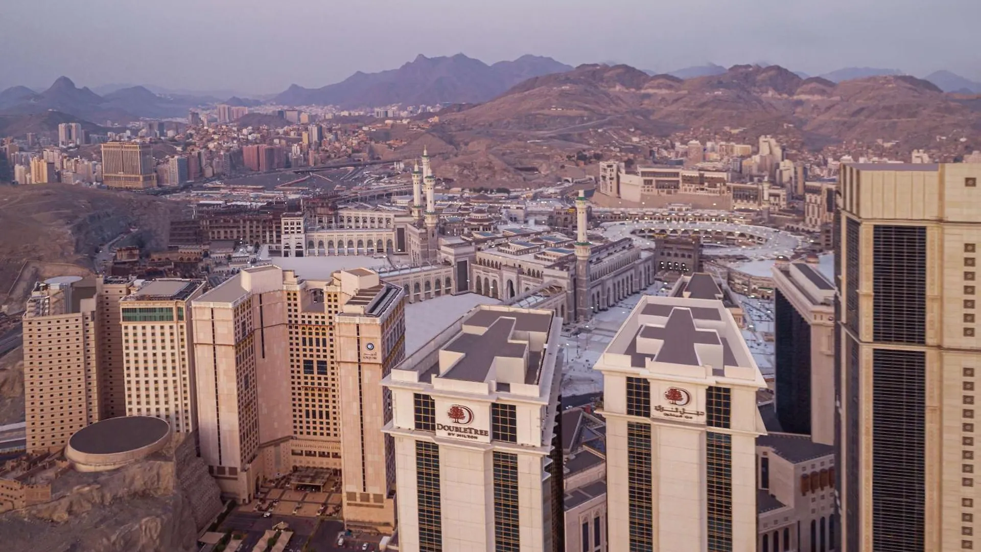 Отель Doubletree By Hilton Makkah Jabal Omar Мекка